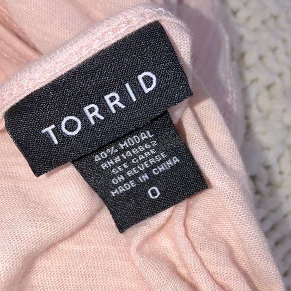 Torrid size 0 peach color pineapple print top - Picture 3 of 5